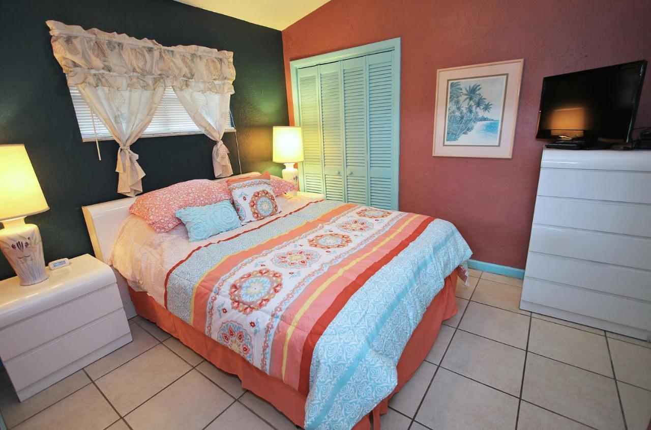Affordable Beach Condos - One Bedroom Dlx Condos St. Pete Beach Bagian luar foto